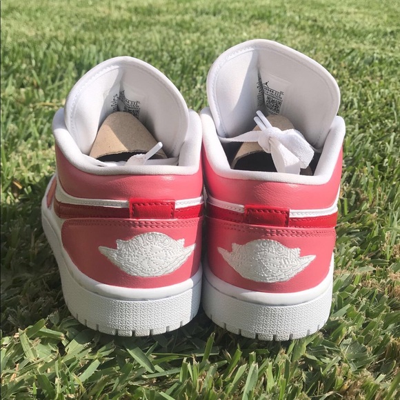 Custom Air Jordan 1 Lows - Picture 5 of 7